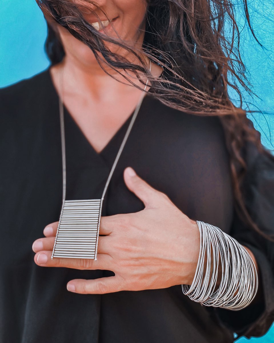 La Mollla Africa pendant and silver bracelet